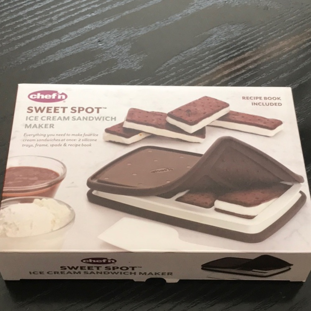 Chef’s ice cream sandwich maker